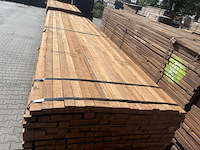 Ca. 144x guyana teak planken fijnbezaagd, 31x50mm, lengte 335cm