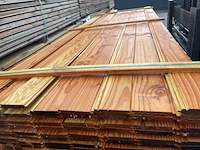 Ca. 146x douglas kraaldelen veer en groef, 18x125mm, lengte 300cm - afbeelding 1 van  3