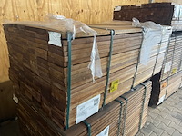 Ca. 147x guyana teak planken geschaafd, 25x145mm, lengte 155cm - afbeelding 2 van  3