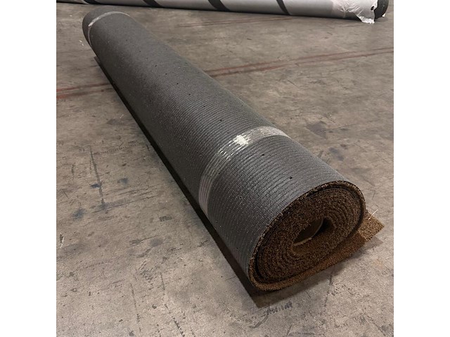Ca. 14m2 kunstgras, 10 mm hoog, bruin/zwart - afbeelding 2 van  2