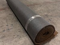 Ca. 14m2 kunstgras, 10 mm hoog, bruin/zwart - afbeelding 2 van  2