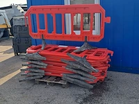 Ca. 14x afzethek met draaibare anti-trip voeten