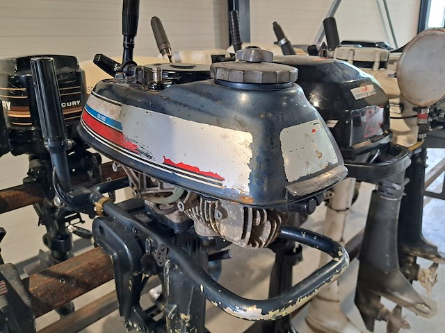 Ca. 14x buitenboordmotoren, o.a. suzuki, honda, mercury en yamaha - afbeelding 4 van  33