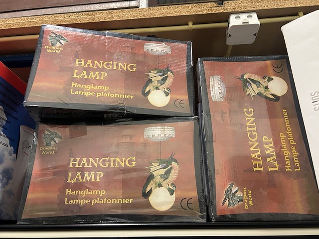 Ca. 14x diversen w.o. outdoor camera, kinderlamp w.o. qnect, dragons world - afbeelding 2 van  5