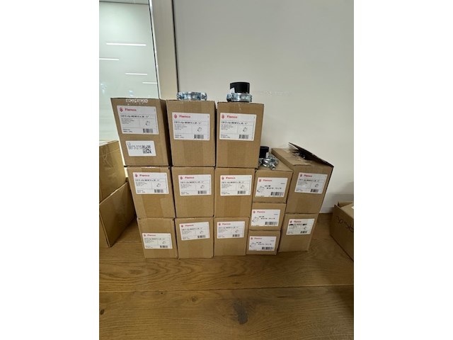 Ca. 14x doos koudebrug beugels, flamco - afbeelding 1 van  5