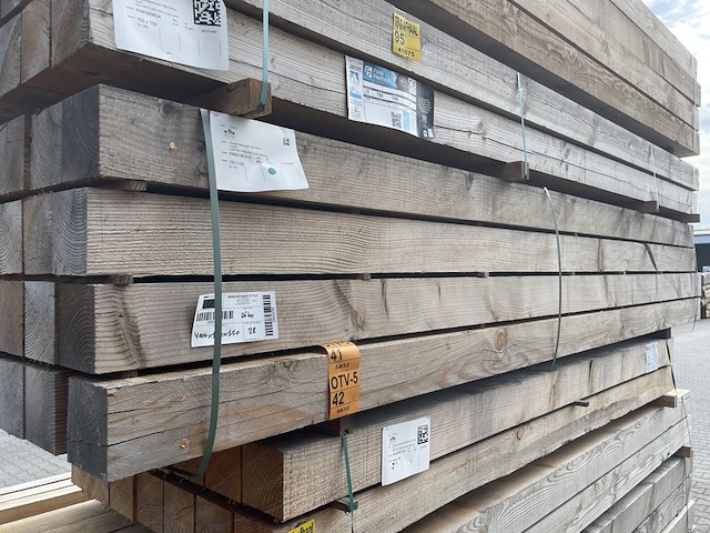 Ca. 14x douglas balken fijnbezaagd, 150x150mm, lengte 400cm - afbeelding 4 van  4