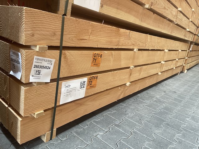 Ca. 14x douglas balken fijnbezaagd, 150x150mm, lengte 400cm - afbeelding 4 van  4