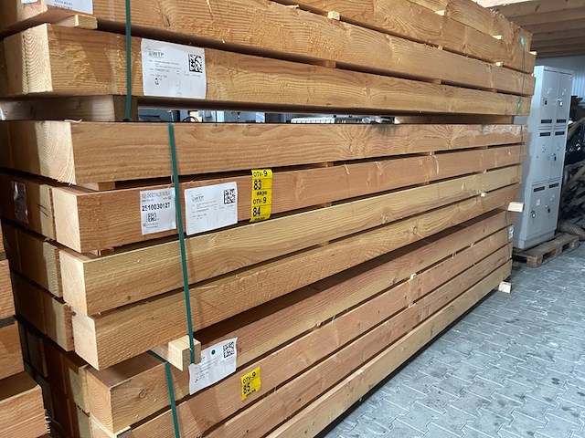 Ca. 14x douglas balken fijnbezaagd, 150x150mm, lengte 400cm - afbeelding 4 van  4