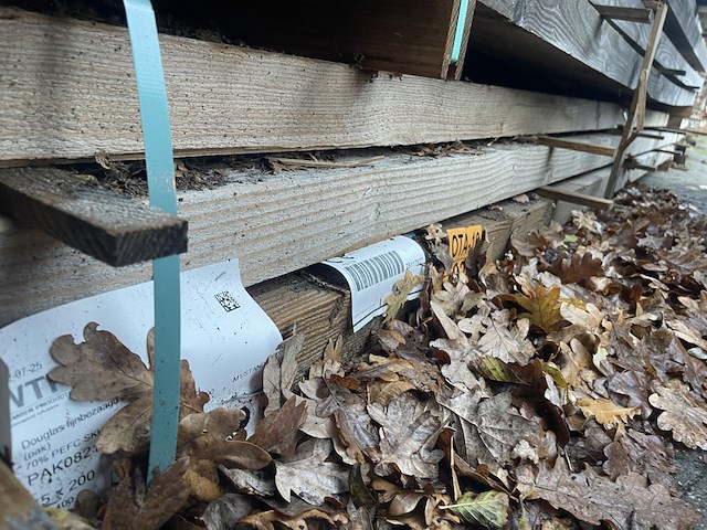 Ca. 14x douglas balken fijnbezaagd, 75x200mm, lengte 400cm - afbeelding 2 van  3