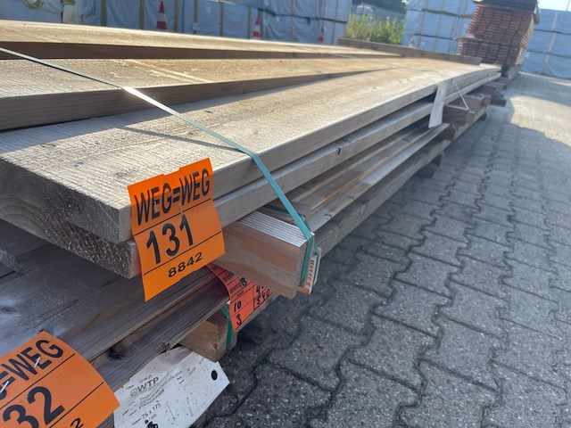Ca. 14x douglas planken fijnbezaagd, 30x190mm, lengte 1/300cm, 13/500cm - afbeelding 2 van  3