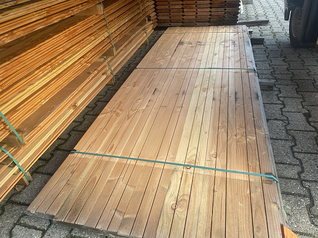 Ca. 14x douglas zweeds rabat, 12x148mm, lengte 300cm - afbeelding 1 van  3