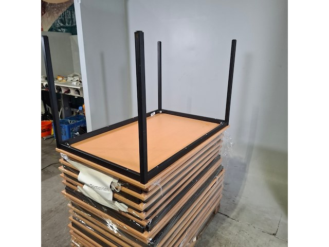 Ca. 14x kantinetafel en 1x bureau, o.a. schilte - afbeelding 5 van  10