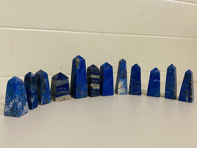 Ca. 14x lapis lazuli obelisken - afbeelding 1 van  8