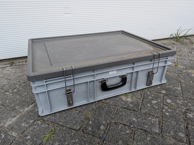 Ca. 14x stapelbare kunststof koffer, engels, e-line - afbeelding 4 van  7