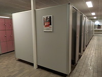 Ca. 15 meter dubbelzijdige kleedruimte-module — 23x kleedkamer - afbeelding 12 van  17
