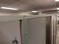 Ca. 15 meter dubbelzijdige kleedruimte-module — 23x kleedkamer - afbeelding 2 van  11