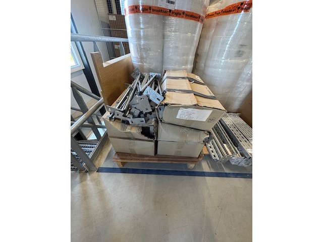 Ca. 150x daksteun, shmstl190028m - afbeelding 1 van  4