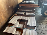 Ca. 150x guyana teak palen geschaafd, 45x45mm, lengte 16/185cm, 15/215cm, 22/245cm, 24/275cm, 18/305cm, 9/335cm, 11/365cm, 35/395cm - afbeelding 1 van  3