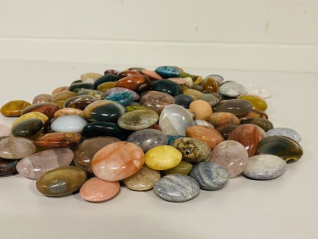 Ca. 150x handstenen mini gemixt - afbeelding 2 van  3