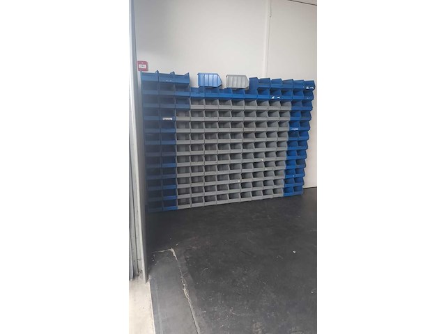 Ca. 150x magazijnbak met grijp opening, overtoom, transporter, grijs / chroom - afbeelding 2 van  4