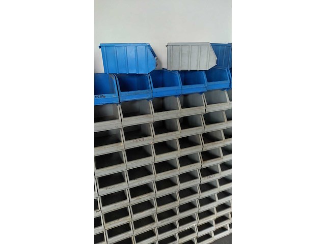 Ca. 150x magazijnbak met grijp opening, overtoom, transporter, grijs / chroom - afbeelding 3 van  4