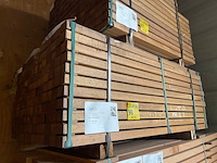 Ca. 151x guyana teak onderliggers geschaafd, 45x68mm, lengte 155cm - afbeelding 4 van  4