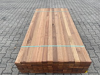 Ca. 151x guyana teak onderliggers geschaafd, 45x68mm, lengte 155cm - afbeelding 1 van  4