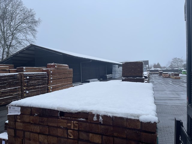 Ca. 151x guyana teak regels geschaafd, 45x68mm, lengte 155cm - afbeelding 1 van  3