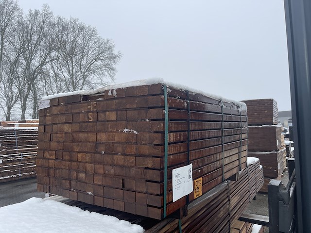 Ca. 151x guyana teak regels geschaafd, 45x68mm, lengte 155cm - afbeelding 2 van  3