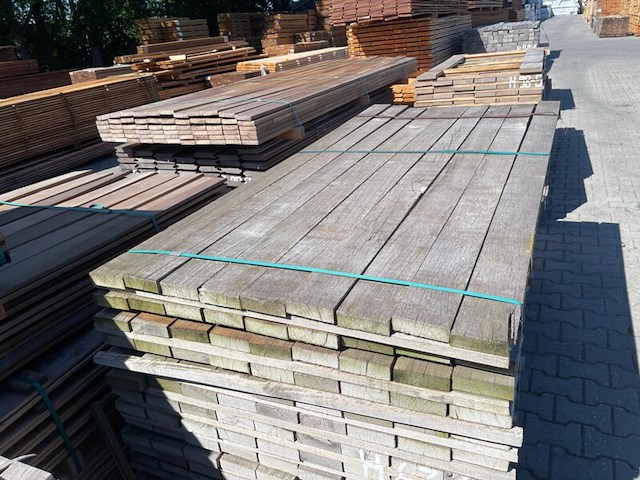 Ca. 153x guyana teak planken fijnbezaagd, 33x108mm, lengte 215cm - afbeelding 1 van  3