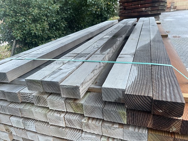 Ca. 154x douglas regels fijnbezaagd, 50x75mm, lengte 250cm - afbeelding 1 van  3