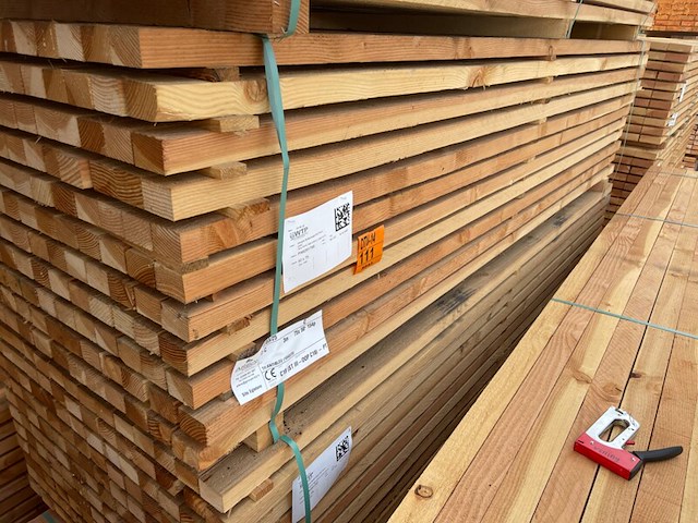 Ca. 154x douglas regels fijnbezaagd, 50x75mm, lengte 300cm - afbeelding 4 van  4
