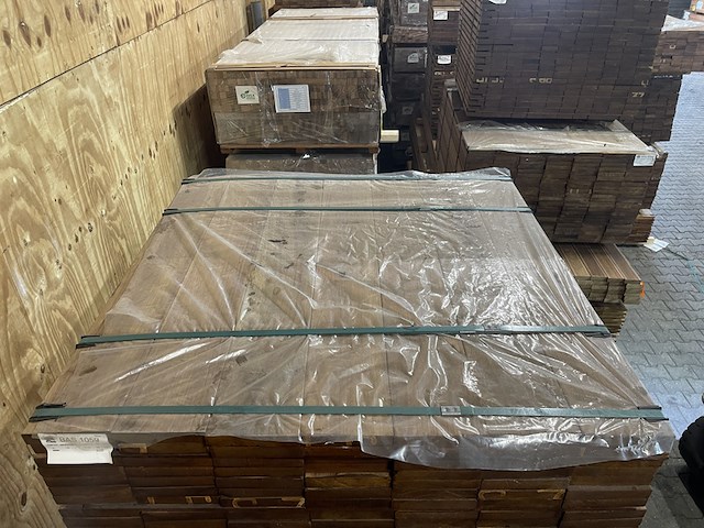 Ca. 154x guyana teak planken geschaafd, 25x145mm, lengte 100cm - afbeelding 1 van  3