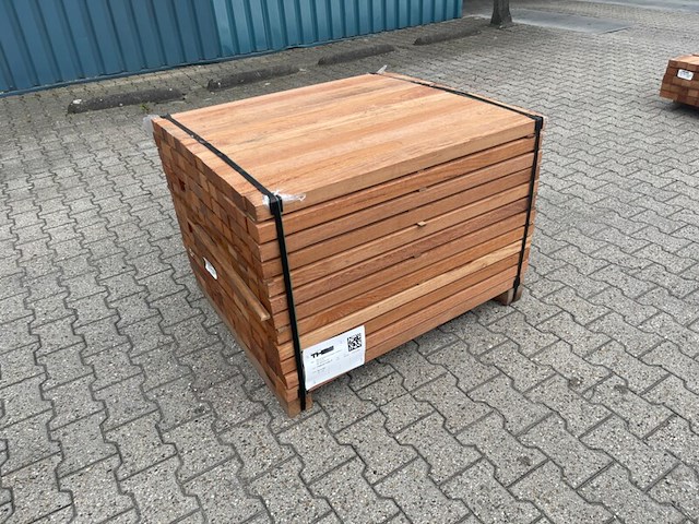Ca. 156x angelim pedra onderliggers geschaafd, 45x68mm, lengte 100cm - afbeelding 3 van  3