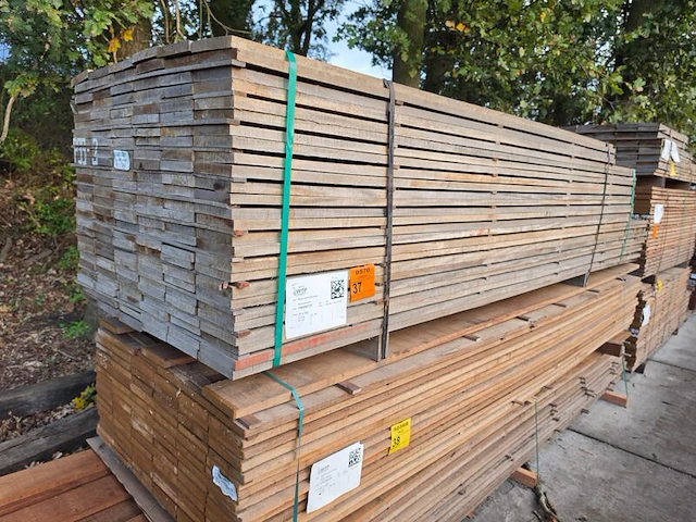 Ca. 156x guyana ipé planken fijnbezaagd, 22x150mm, 26/250cm, 70/300cm, 60/350cm - afbeelding 2 van  3