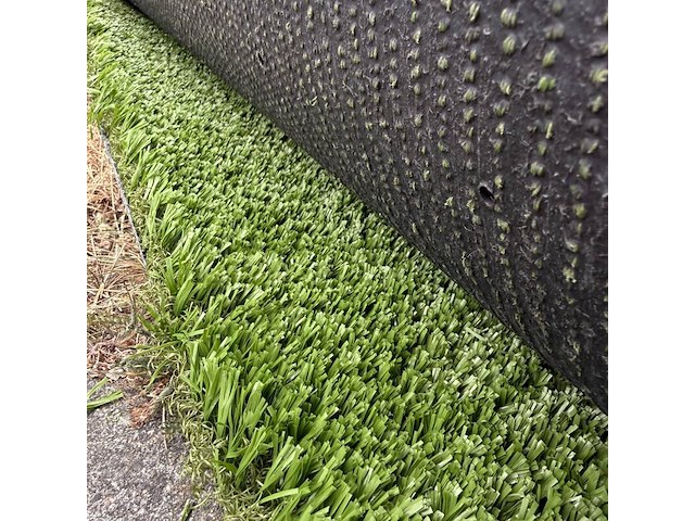 Ca. 15m2 kunstgras, 30 mm hoog, groen - afbeelding 2 van  2