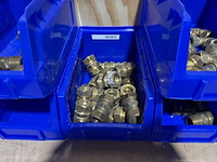 Ca. 15x assortimentsbak met diverse messing koppelingen - afbeelding 9 van  13