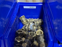 Ca. 15x assortimentsbak met diverse messing koppelingen - afbeelding 10 van  13