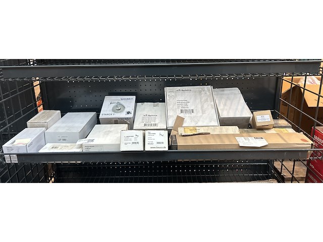 Ca. 15x badkameraccesoires, w.o. keuco, sphinx, duravit - afbeelding 1 van  8