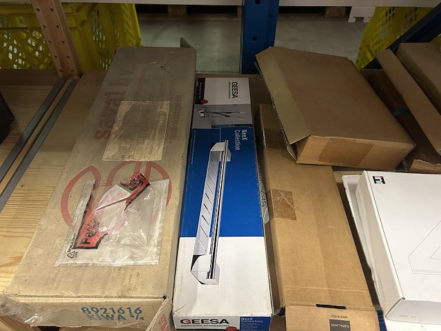 Ca. 15x badkamer/sanitair accessoires en toebehoren w.o. alterna, artemide, eleganta, geesa - afbeelding 5 van  8