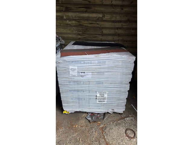 Ca. 15x dakshingles, iko, rood - afbeelding 1 van  3