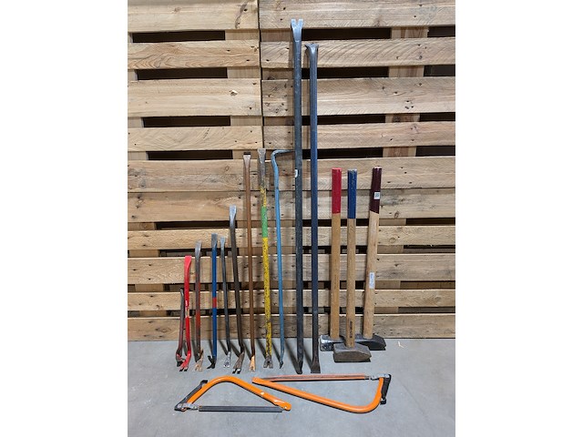 Ca. 15x divers sloopgereedschap, o.a. breekijzers, koevoeten en sloophamers - afbeelding 4 van  5