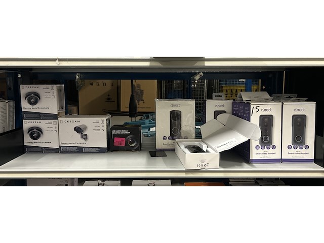 Ca. 15x diverse camera's, wi-fi video deurbellen w.o. ceezam, qnect - afbeelding 1 van  5