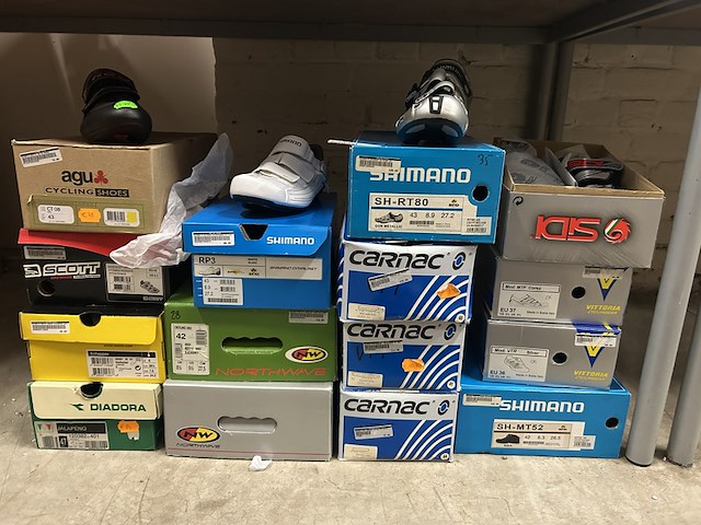 Ca. 15x diverse fietsschoenen w.o. shimano, agu, north wave - afbeelding 1 van  7