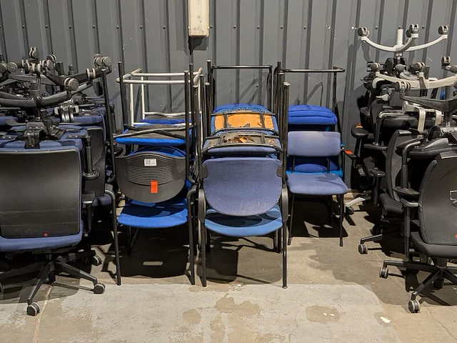 Ca. 15x diverse vergaderstoelen, blauw - afbeelding 1 van  4