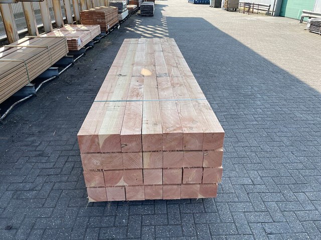 Ca. 15x douglas balken fijnbezaagd, 150x150mm, lengte 400cm - afbeelding 1 van  4