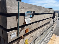 Ca. 15x douglas balken fijnbezaagd, 200x200mm, lengte 300cm - afbeelding 2 van  3