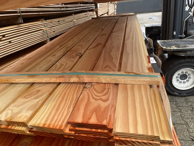 Ca. 15x douglas channelsiding, 18x145mm, lengte 500cm - afbeelding 1 van  3