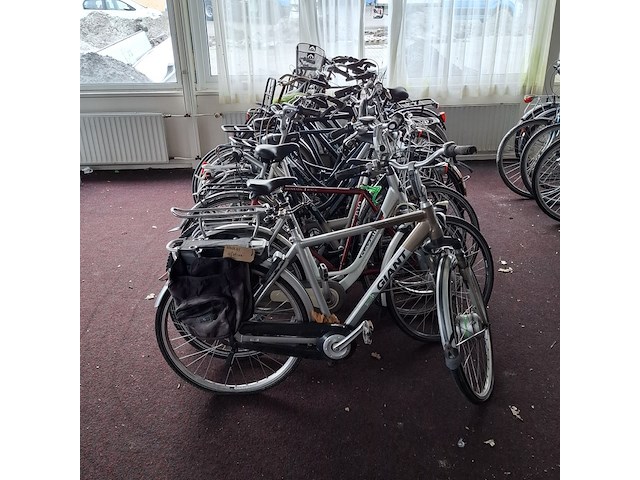 Ca. 15x fiets, o.a. gazelle en giant - afbeelding 6 van  12