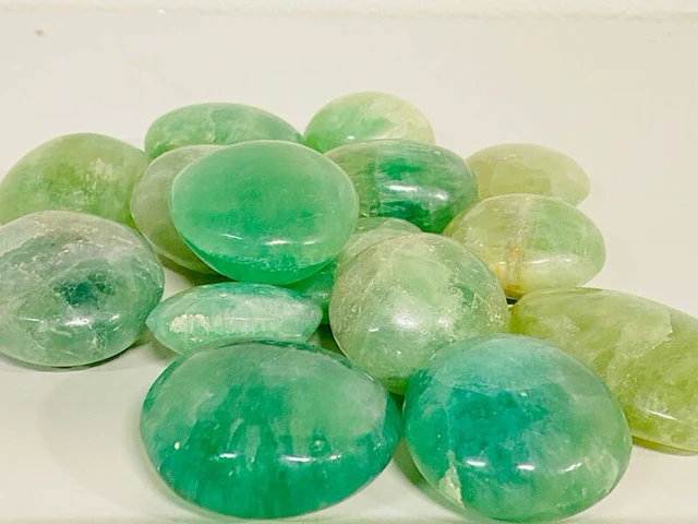 Ca. 15x fluoriet handstenen - afbeelding 3 van  4